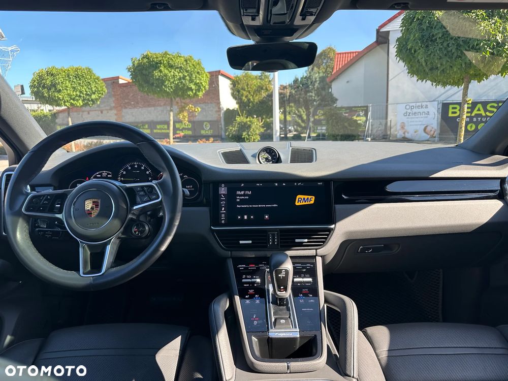 Porsche Cayenne - 21