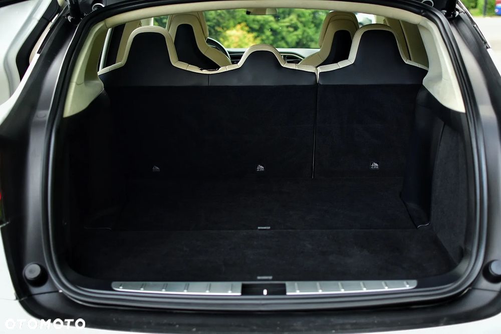 Tesla Model X Long Range Plus - 13