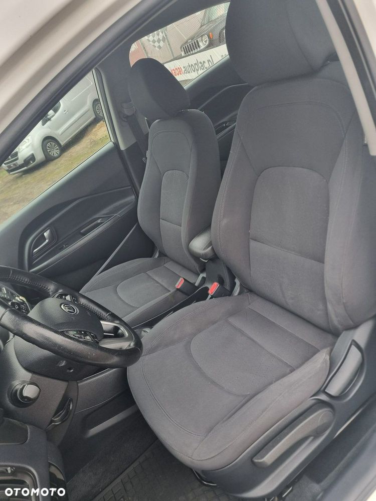 Kia Rio - 12