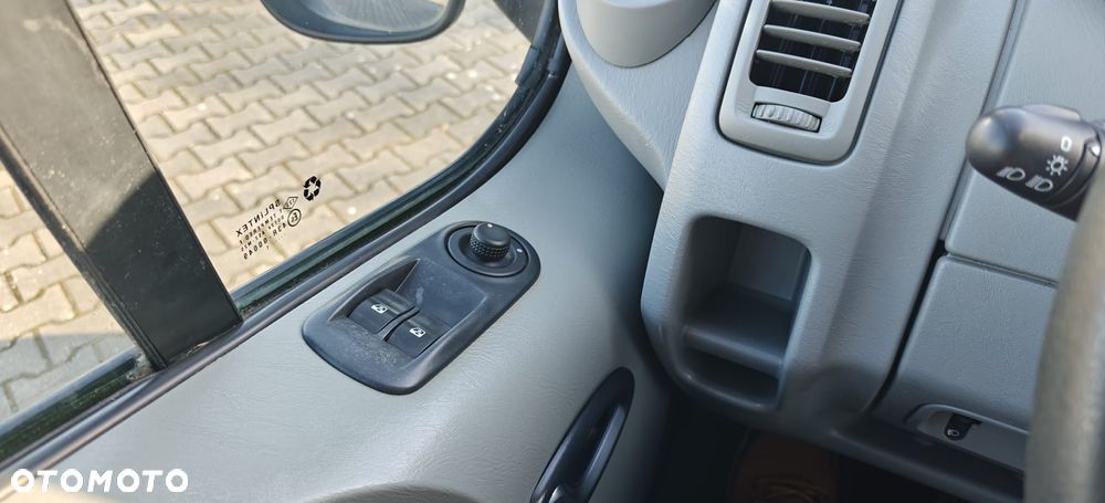 Opel Vivaro - 22