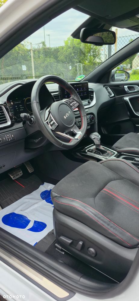 Kia Ceed - 24