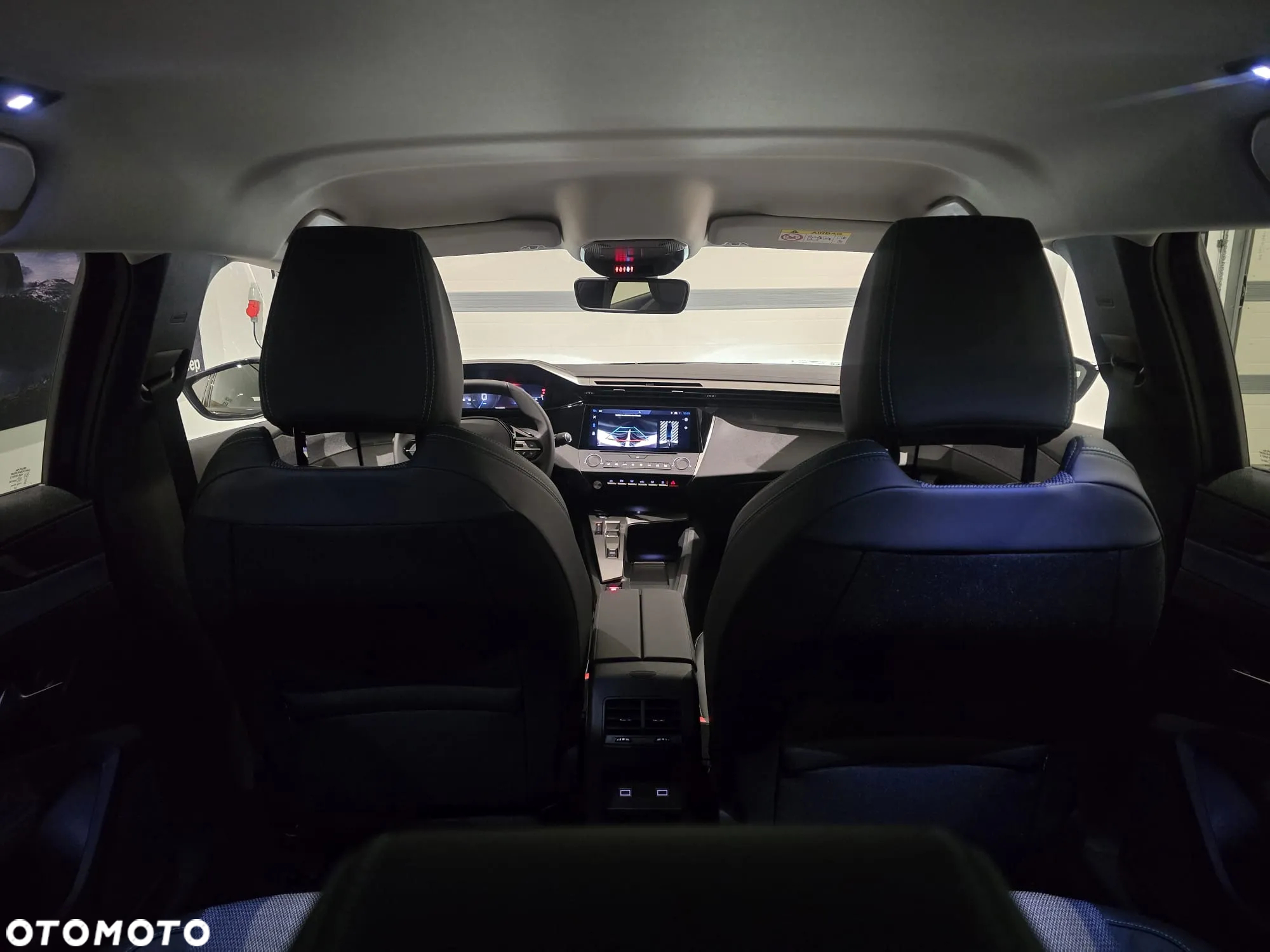 Peugeot 408 1.2 PureTech mHEV Allure S&S e-DSC6 - 8