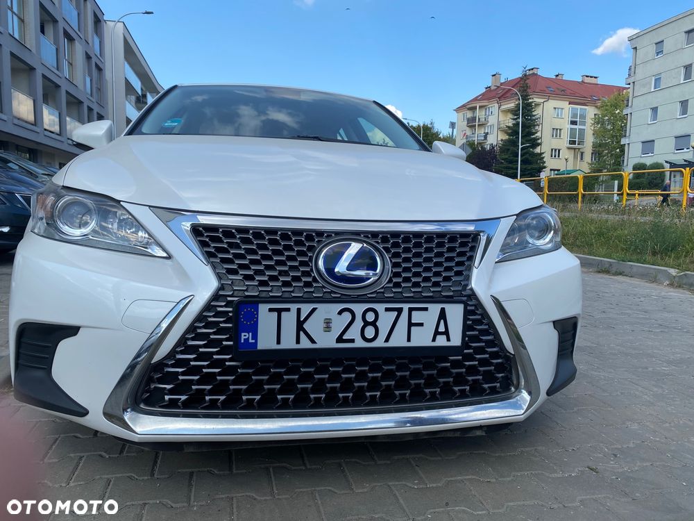 Lexus CT - 1
