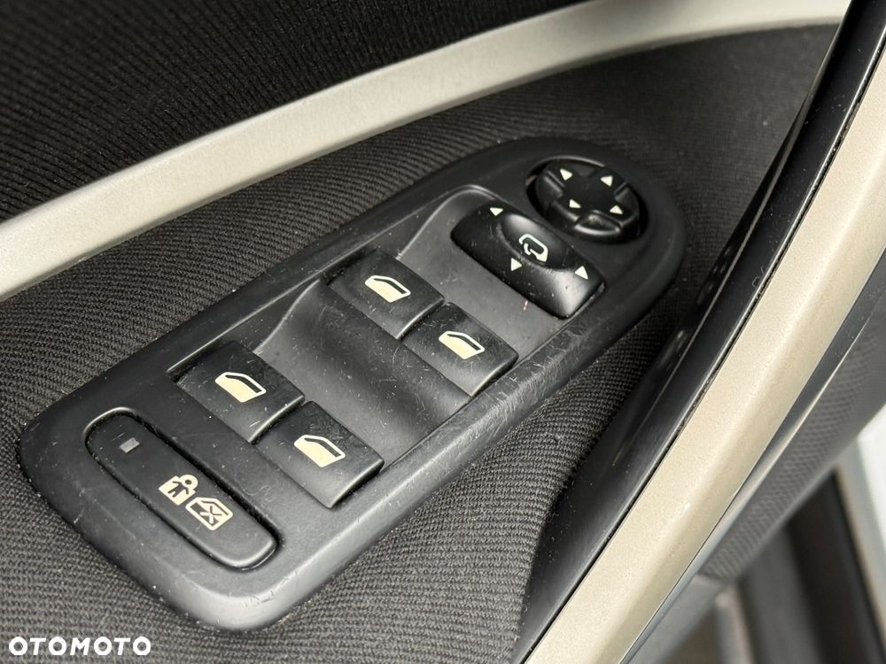 Citroën C5 1.6 HDi Attraction - 8