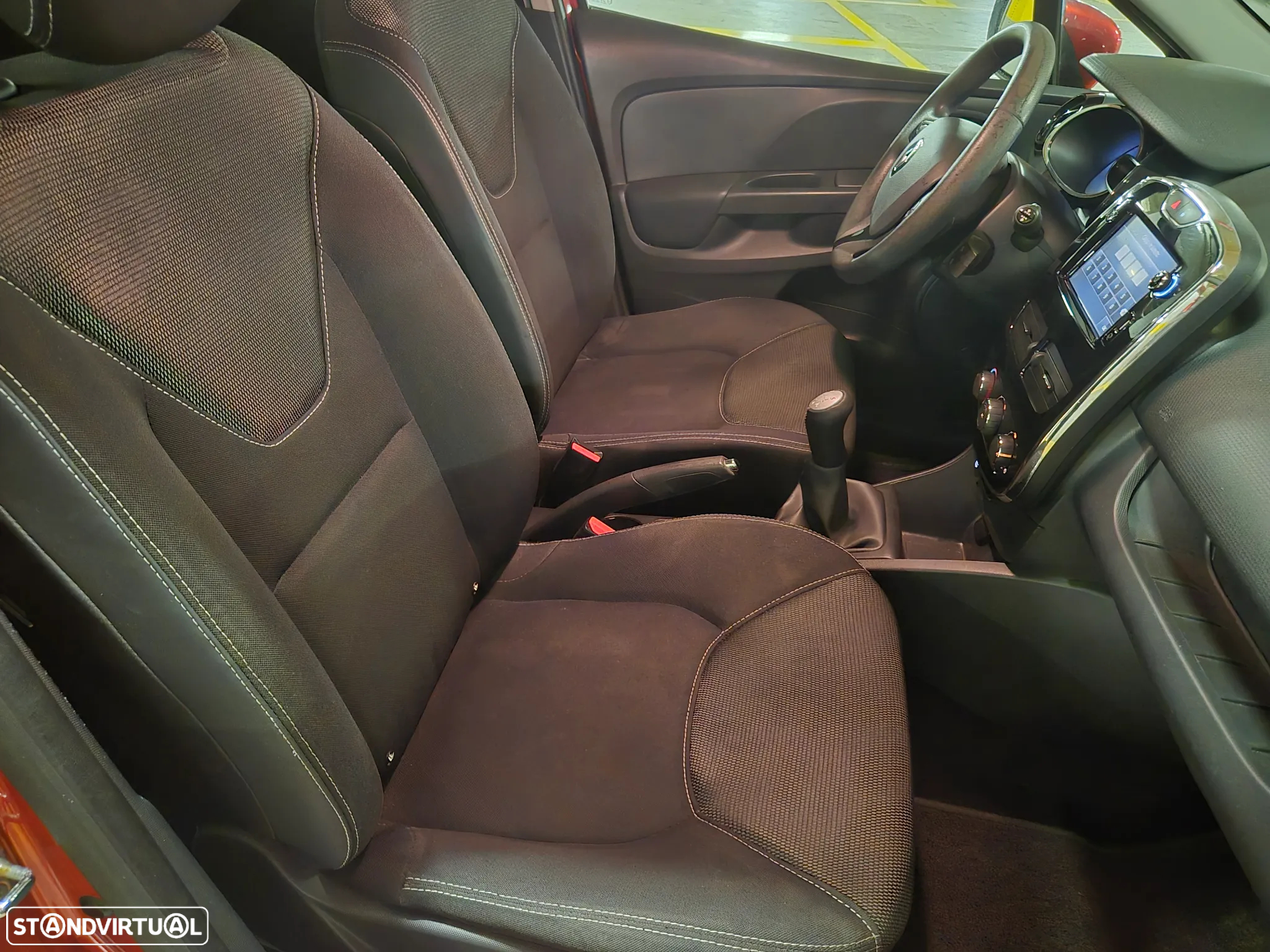 Renault Clio Sport Tourer 0.9 TCE Dynamique S - 26