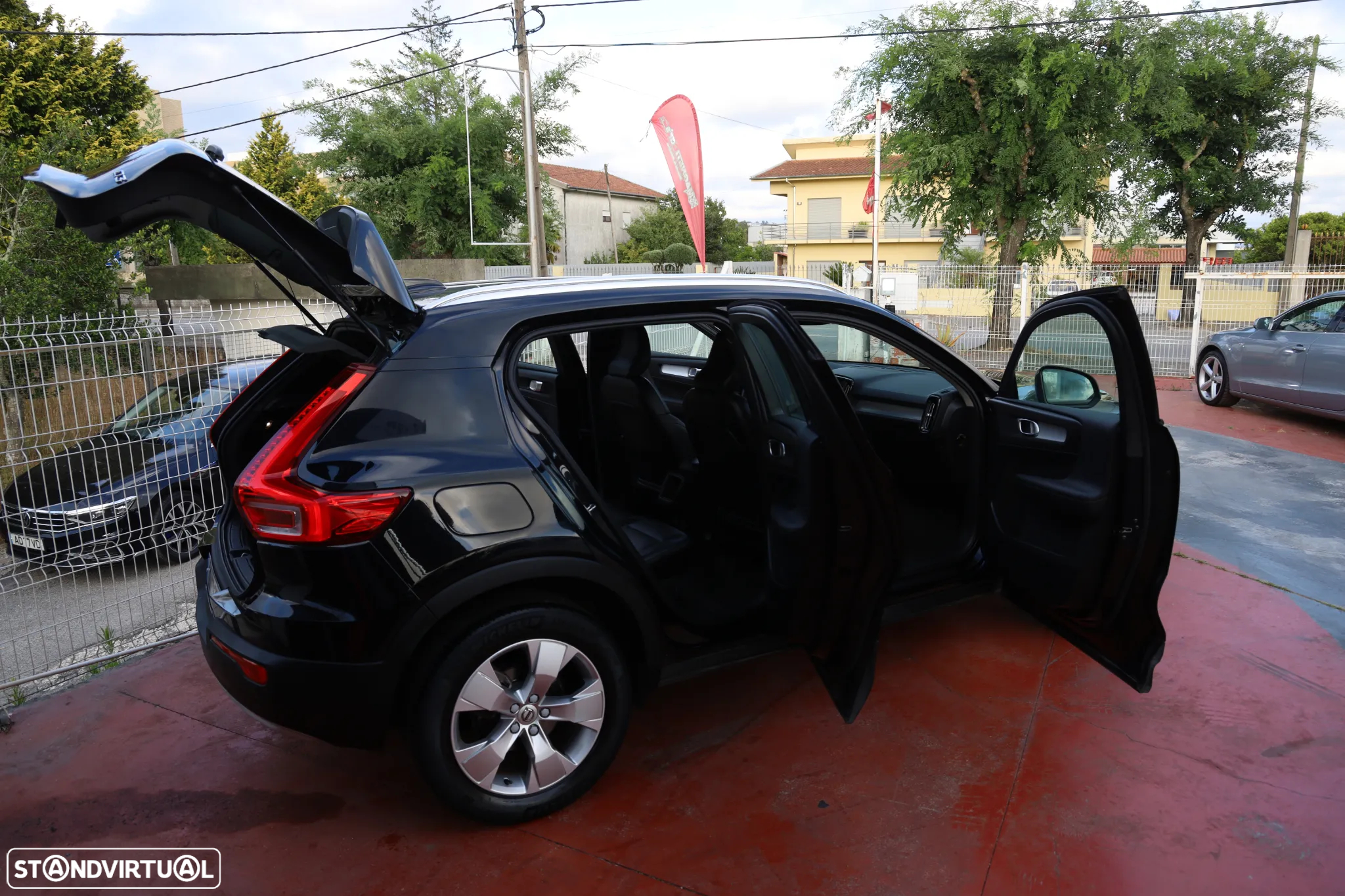 Volvo XC 40 2.0 D3 Momentum Plus - 29