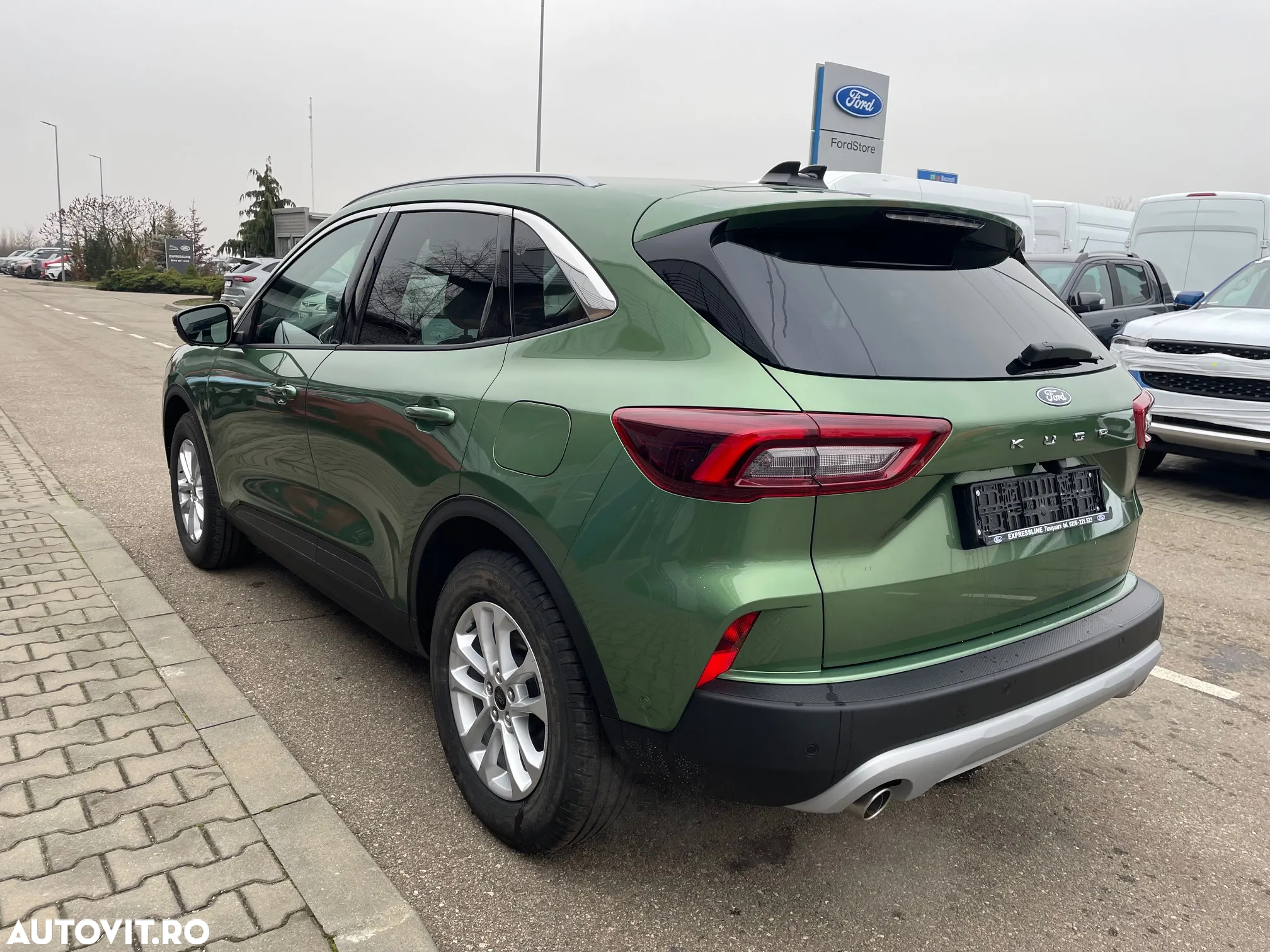 Ford Kuga 1.5 EcoBoost A8 FWD Titanium - 5