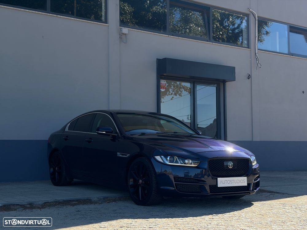 Jaguar XE 2.0 D Portfolio Aut. - 3