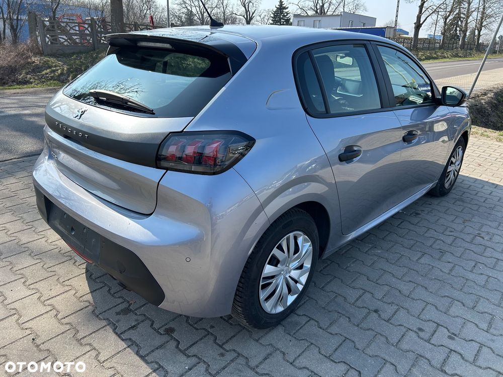 Peugeot 208 - 12