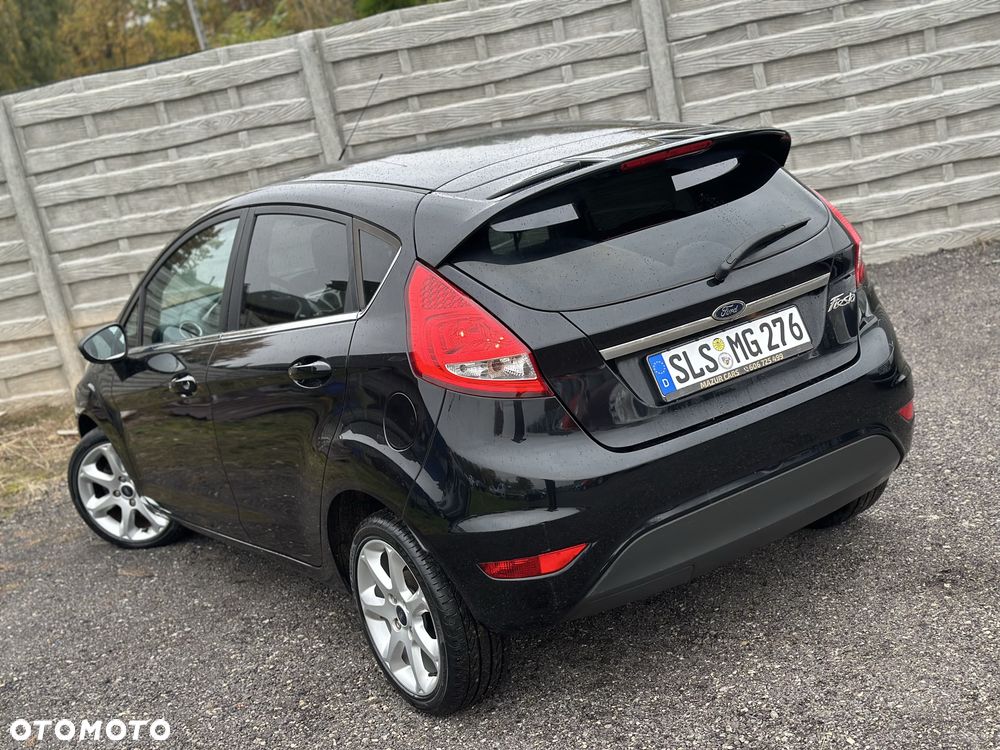 Ford Fiesta 2010 photo 3