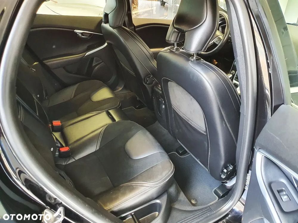Volvo V40 D4 Drive-E R-Design Summum - 10
