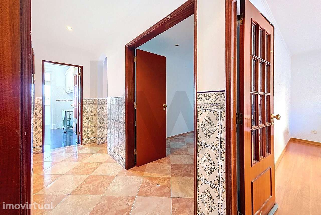 Apartamento T3 com Vista desafogada na zona dos Santos Mártires da Pát - Grande imagem: 5/24