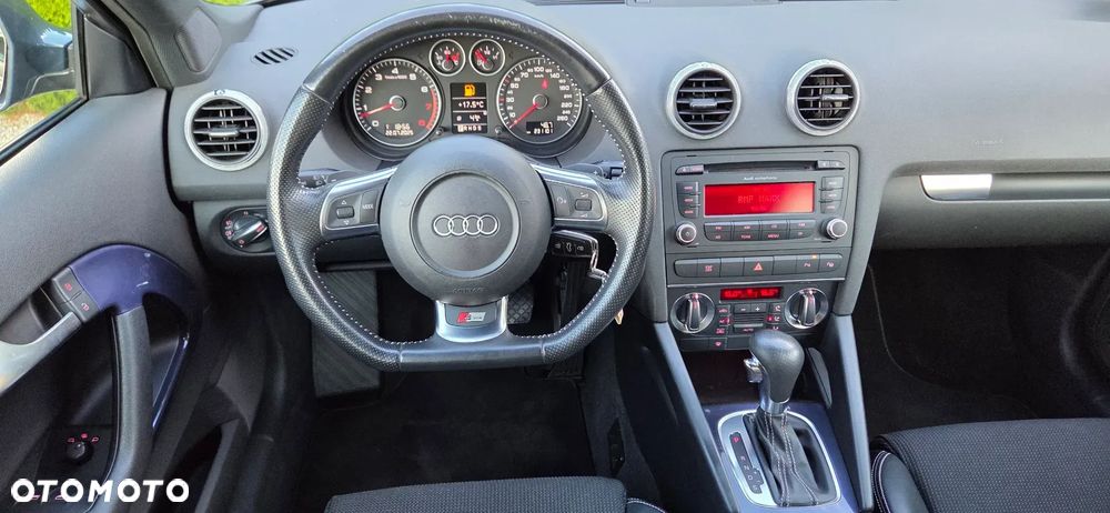 Audi A3 ver-1-4-tfsi-s-tronic-s-line-sportpaket - 32