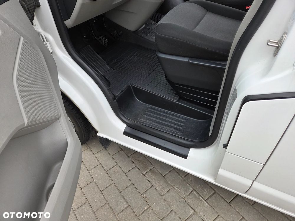 Volkswagen Transporter L2H1 - 12