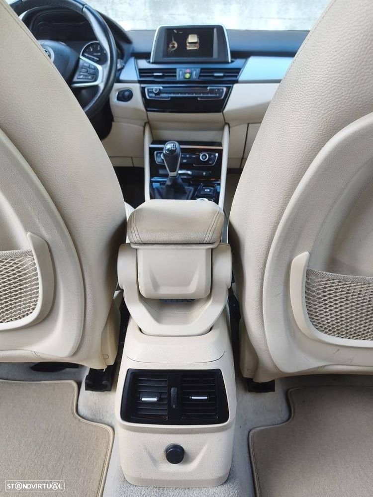 BMW 216 Gran Tourer d 7L Line Luxury - 25