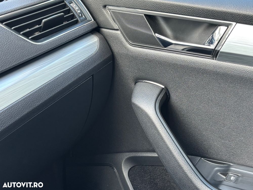 Skoda Superb 2.0 TDI DSG Ambition - 19