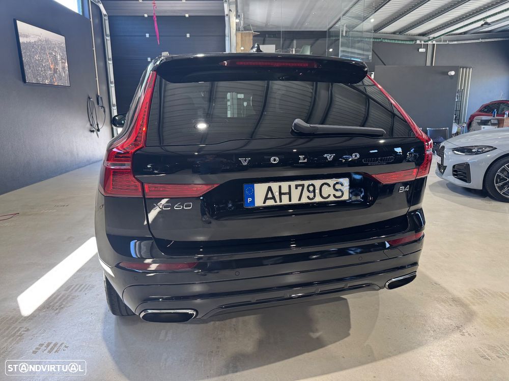 Volvo XC 60 2.0 B4 R-Design Geartronic - 7