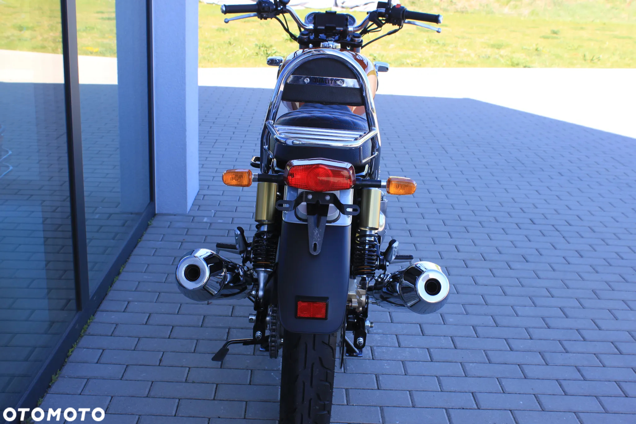 Royal Enfield Interceptor - 7