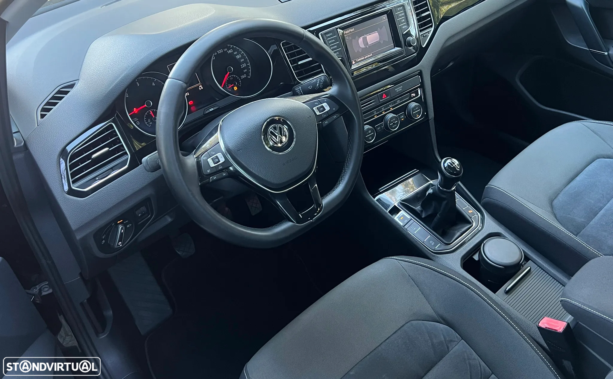 VW Golf Sportsvan 1.6 TDI Highline - 18