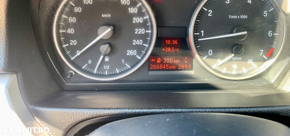 BMW Seria 3 318i - 10