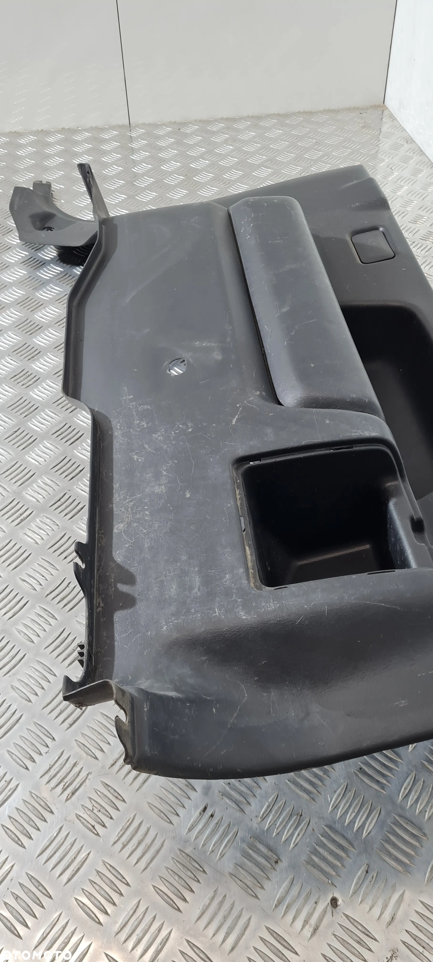 Suzuki Jimny Tapicerka Boczek Bagażnika - 19