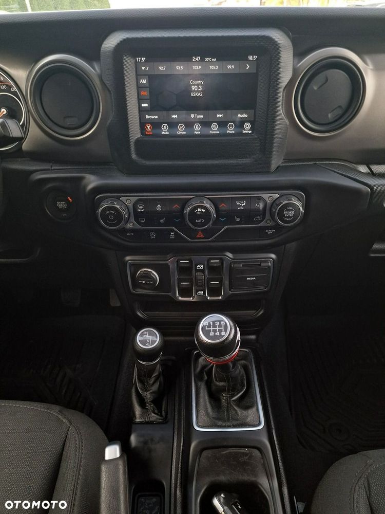 Jeep Wrangler - 19