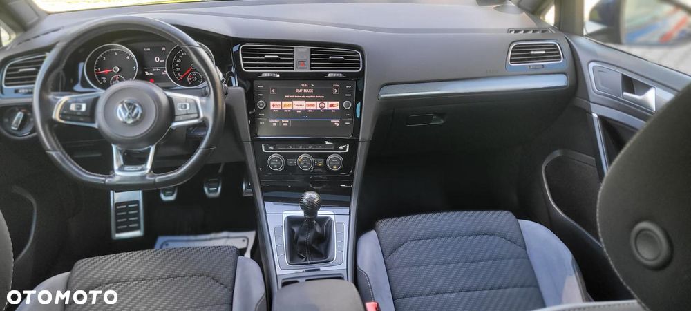Volkswagen Golf - 29