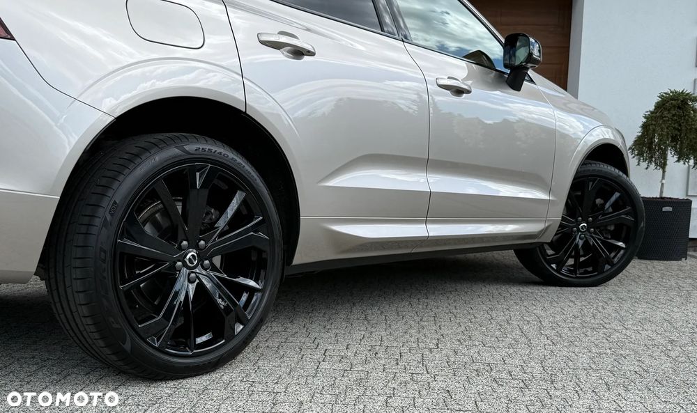 Volvo XC 60 B4 D Plus Dark - 37
