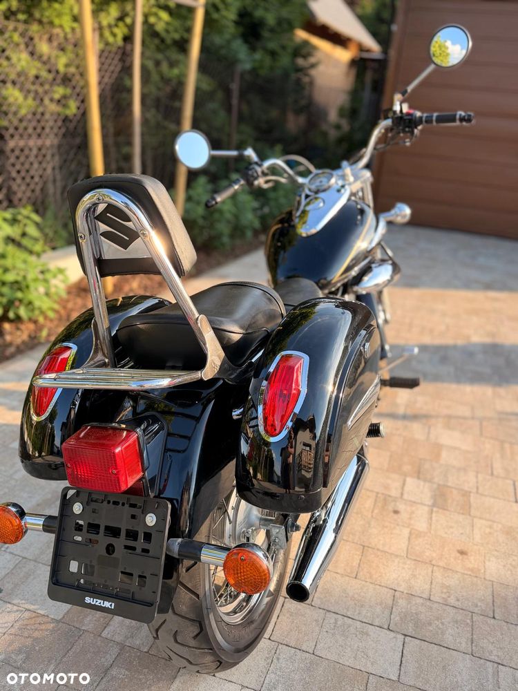 Suzuki Intruder - 11