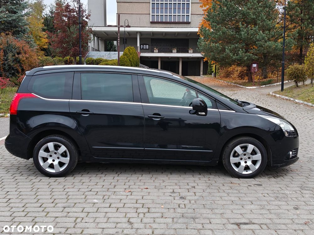 Peugeot 5008 2012 photo 5
