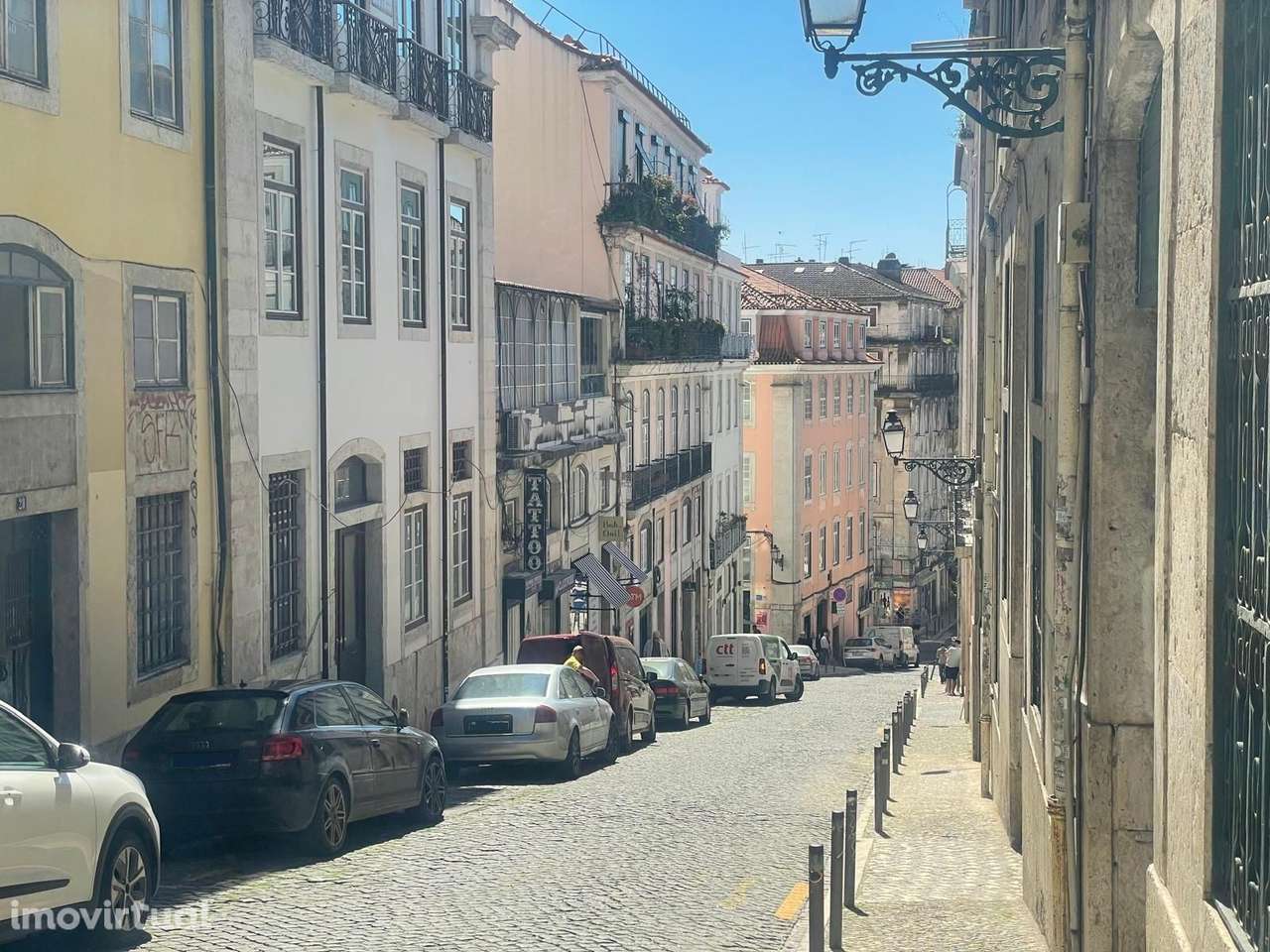 Loja para venda | 2 pisos | Rua das Flores | Zona premium - Grande imagem: 2/19