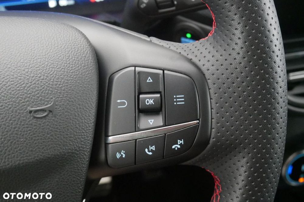 Ford Kuga - 38