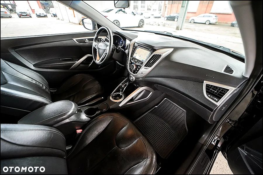 Hyundai Veloster - 16