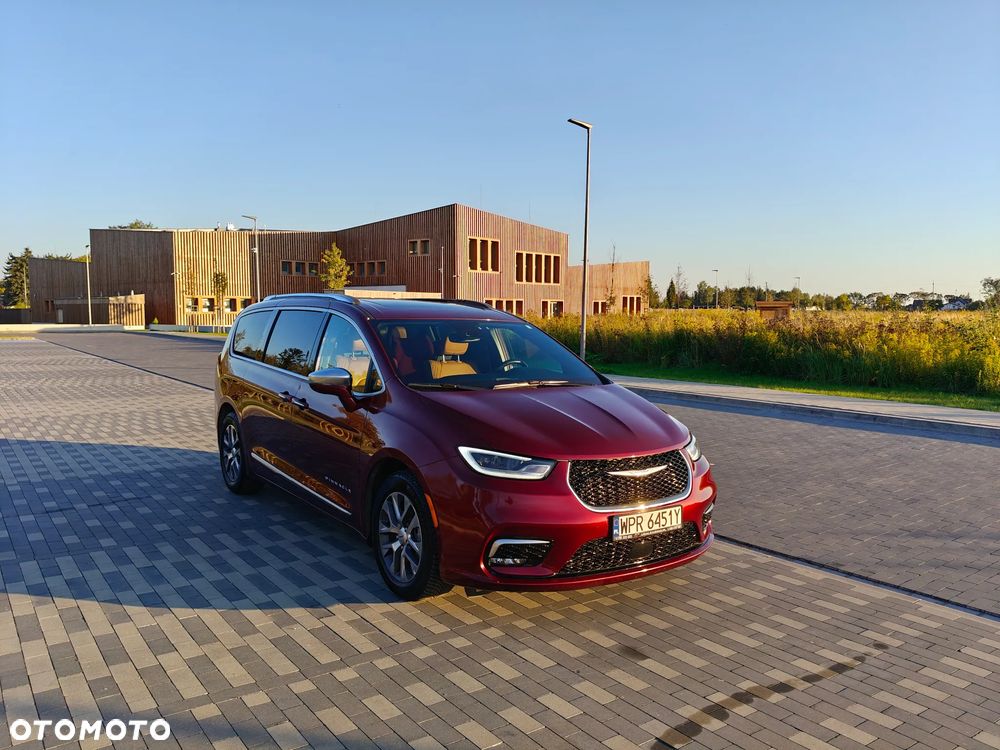Chrysler Pacifica - 17