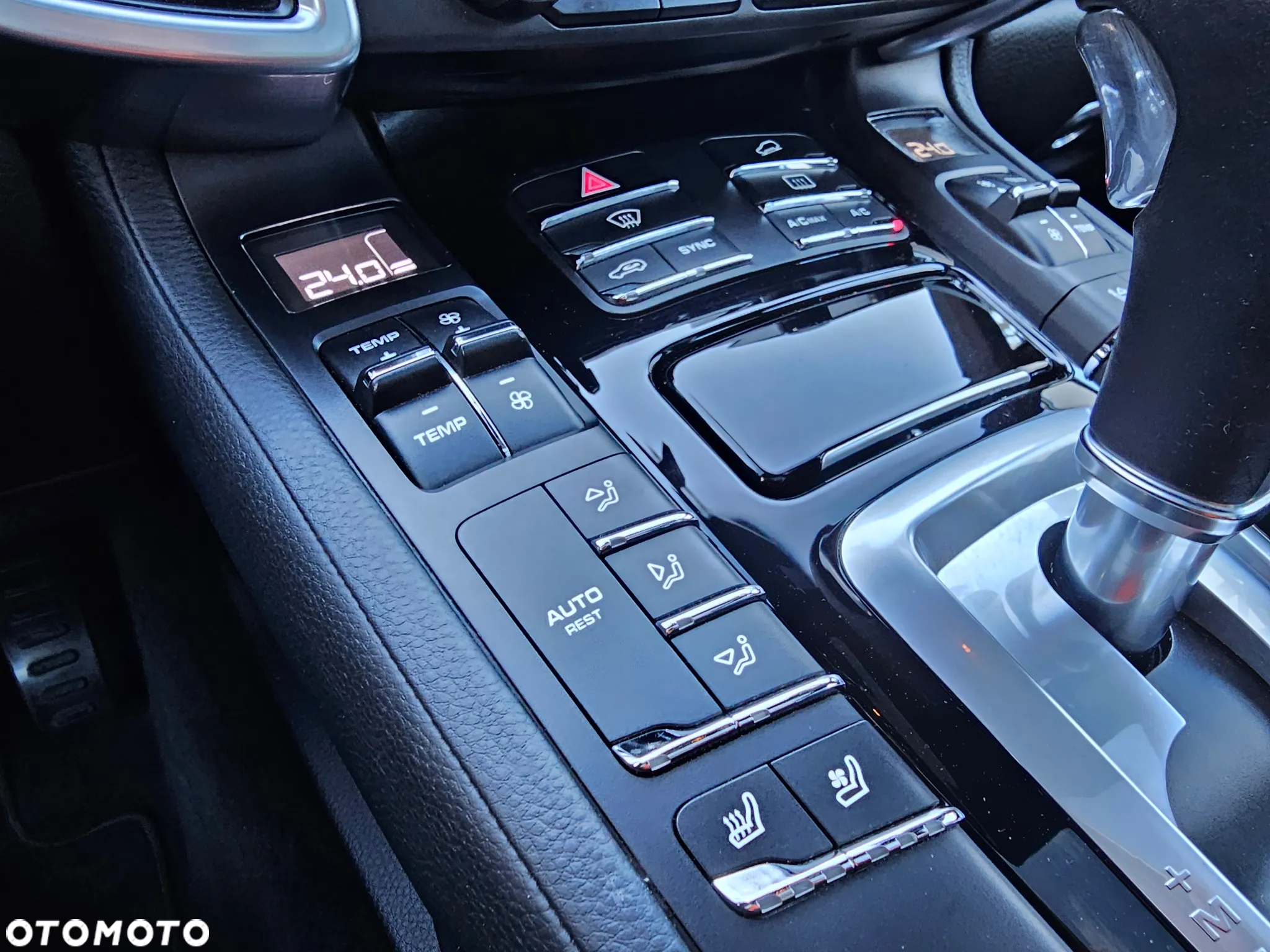 Porsche Cayenne Platinum Edition - 21