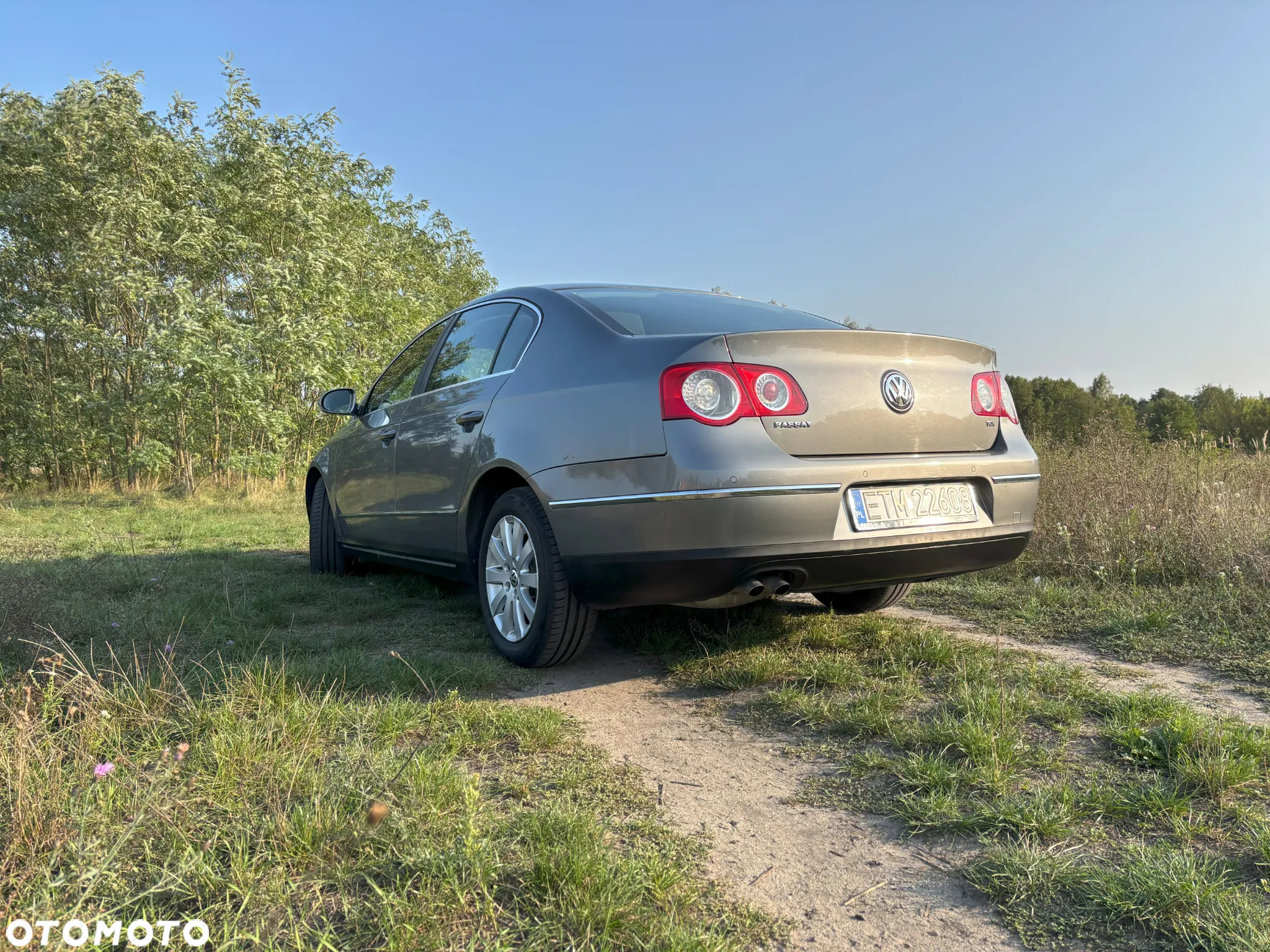 Volkswagen Passat 1.9 TDI Trendline - 17