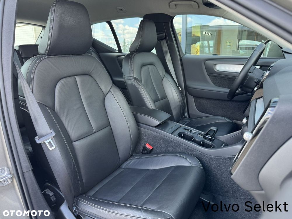 Volvo XC 40 T3 Momentum Pro - 17