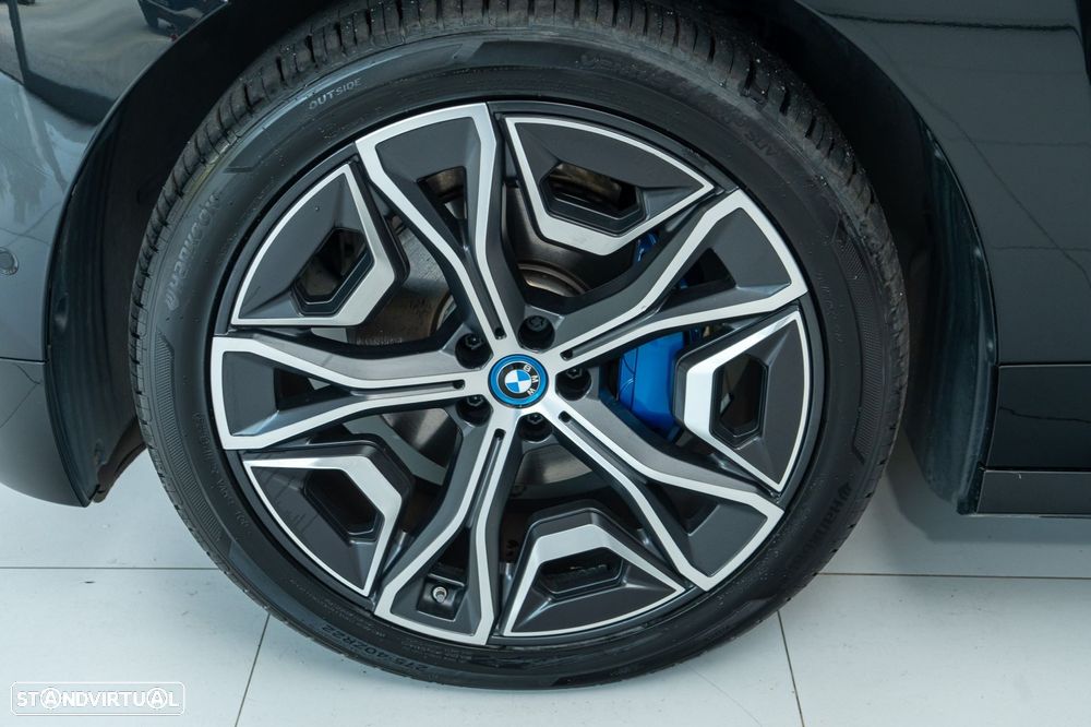 BMW iX xDrive 50 Pack Desportivo - 51