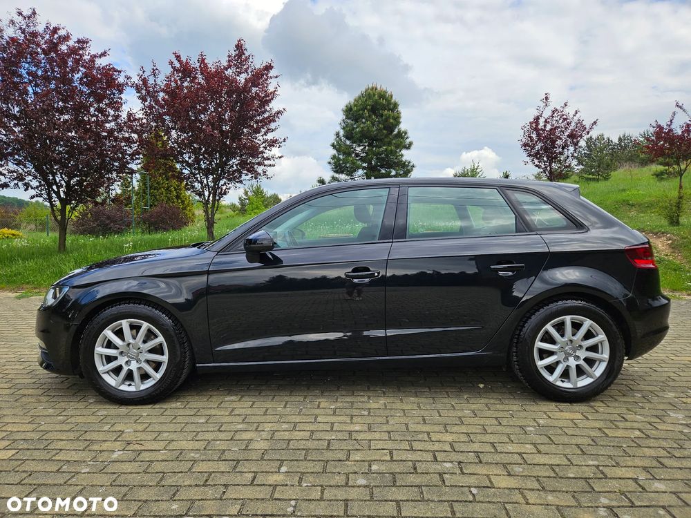 Audi A3 Sportback 1.6 TDI Attraction - 12