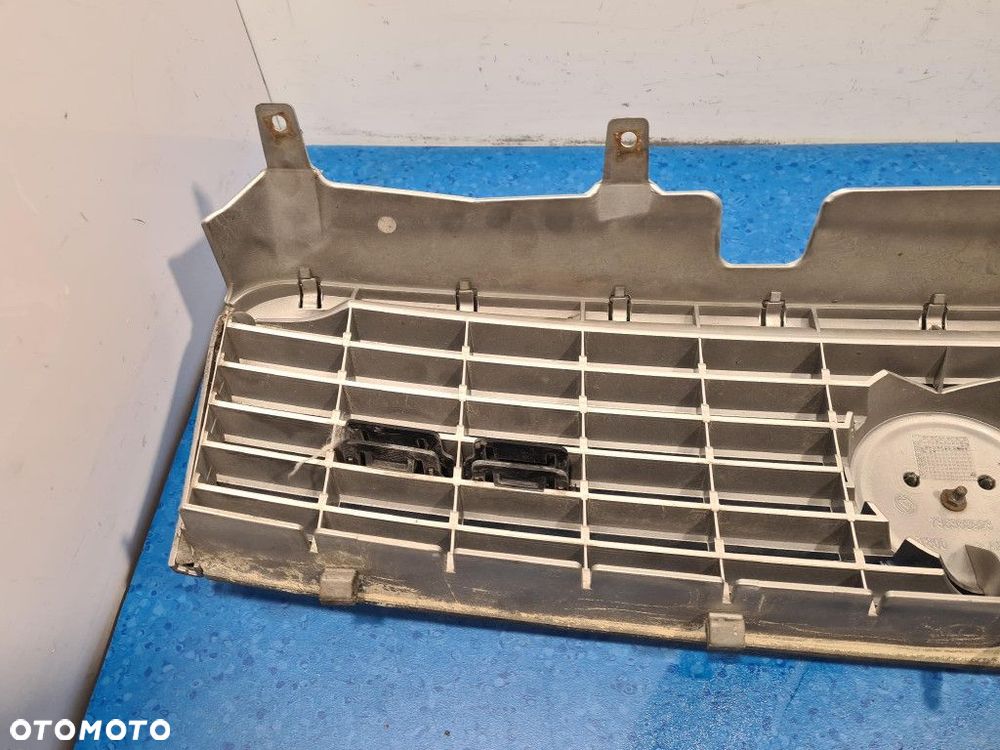 FIAT LINEA ATRAPA / GRILL 487 - 10