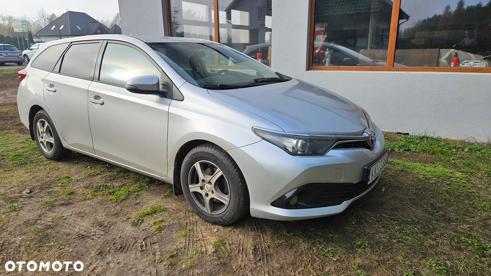 Toyota Auris 1.6 Classic Plus - 1
