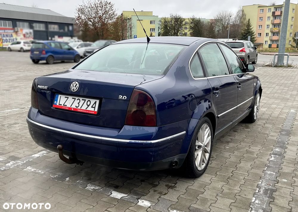 Volkswagen Passat 2.0 Basis - 3