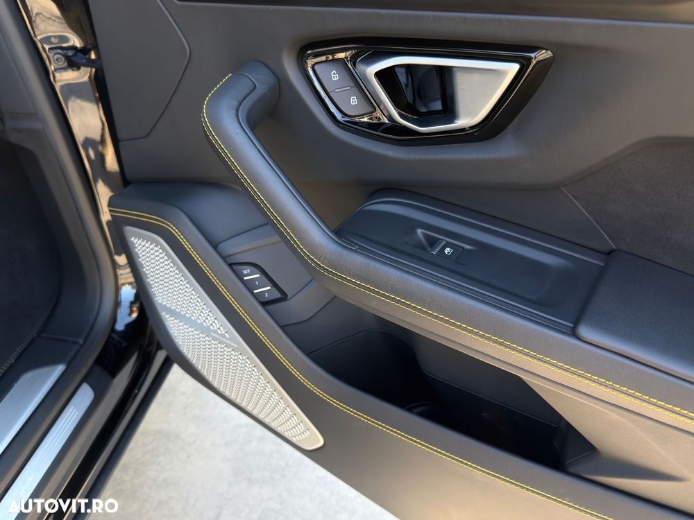 Lamborghini URUS - 25