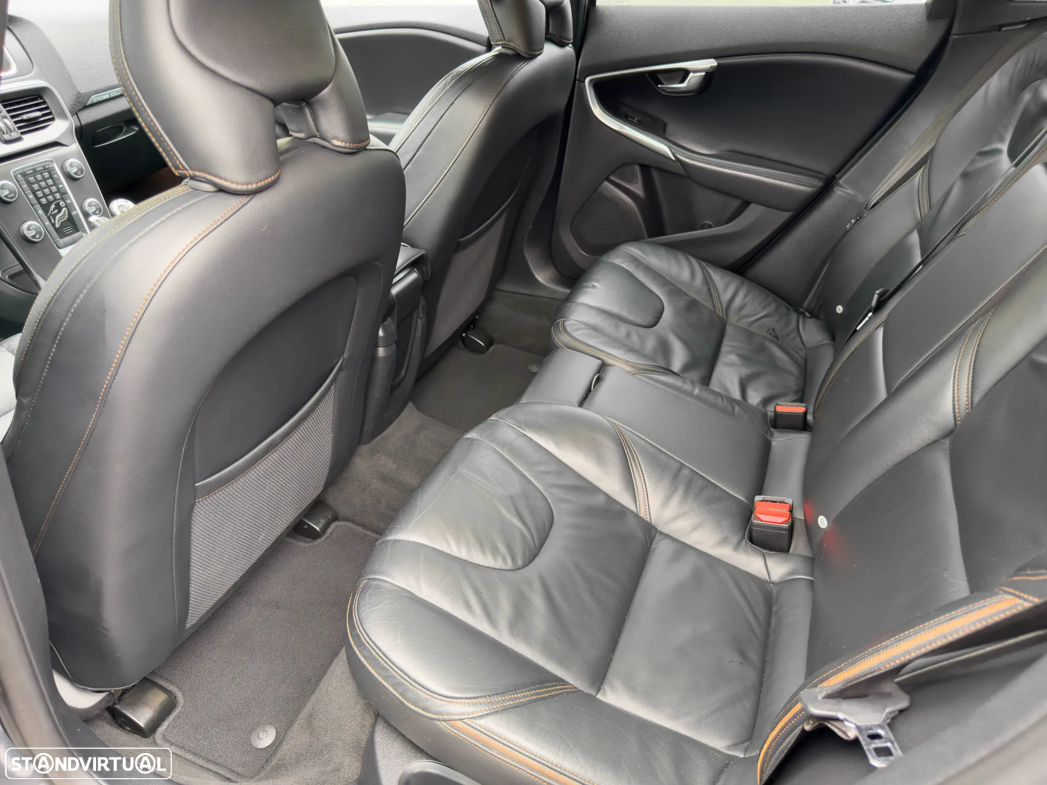 Volvo V40 Cross Country 1.6 D2 Summum - 8