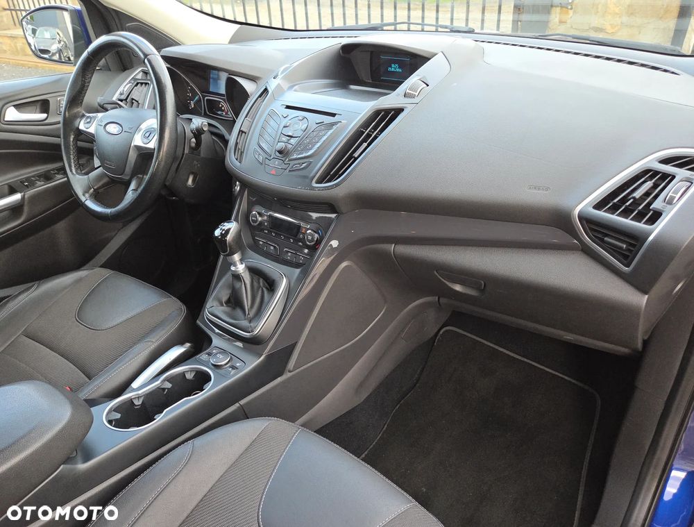 Ford Kuga 2.0 TDCi 2x4 Titanium - 10