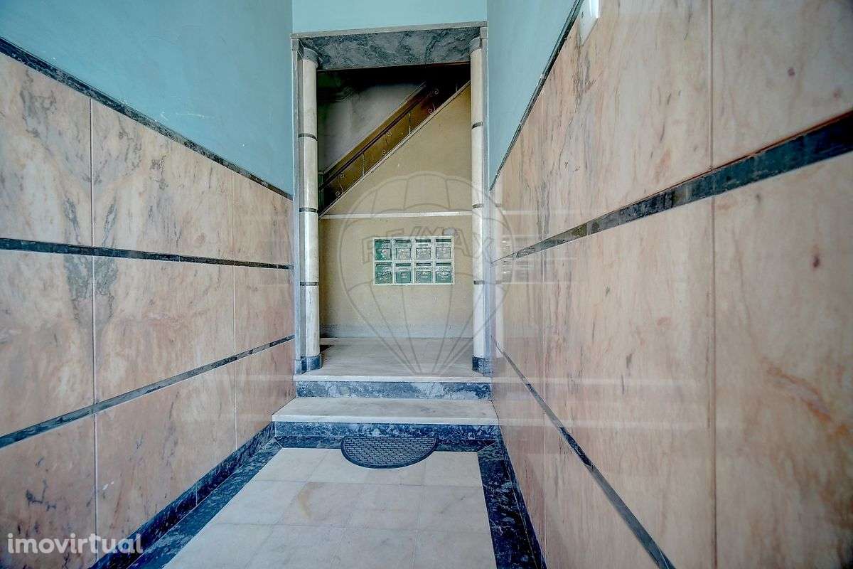 Prédio  para venda - Grande imagem: 2/17