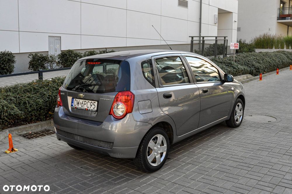 Chevrolet Aveo 2011 photo 4