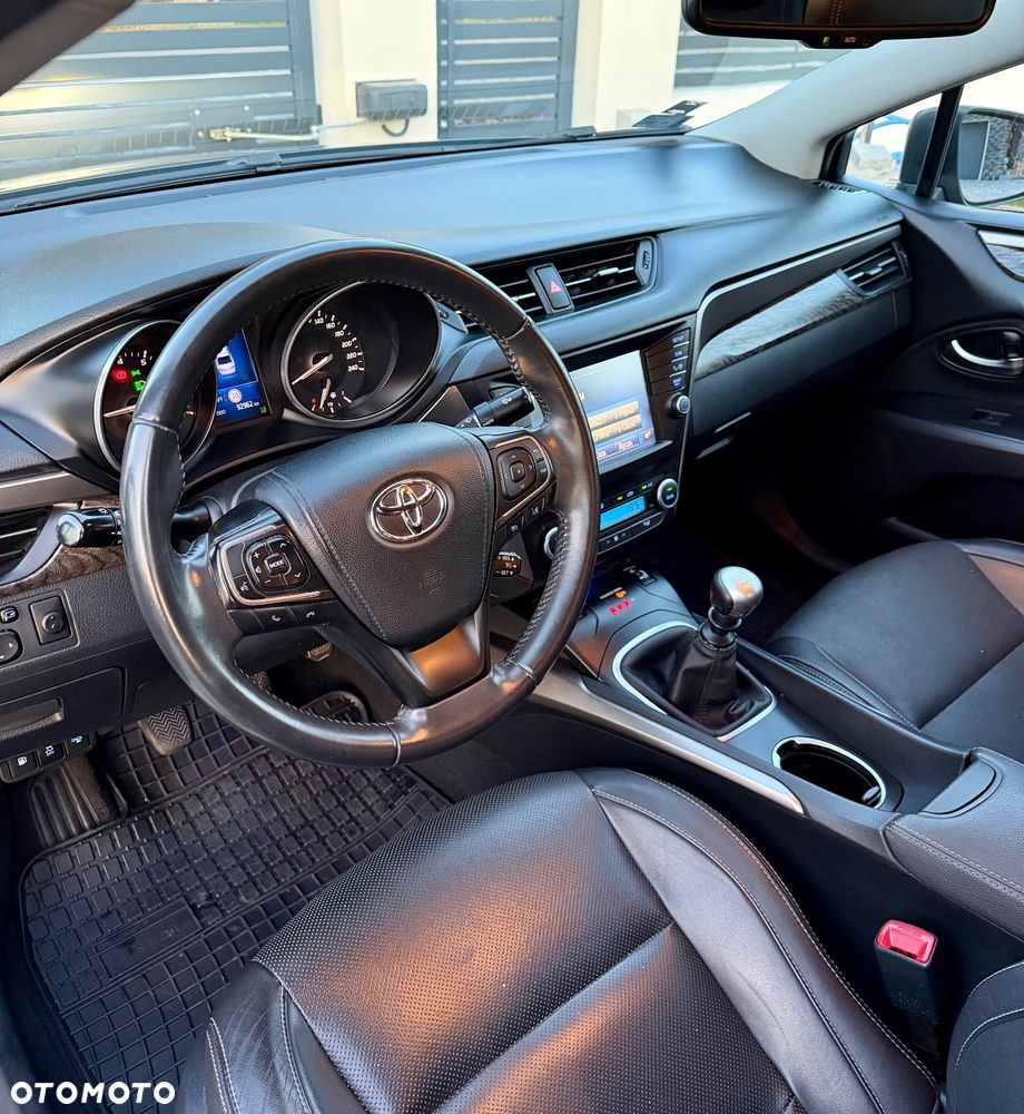 Toyota Avensis - 9