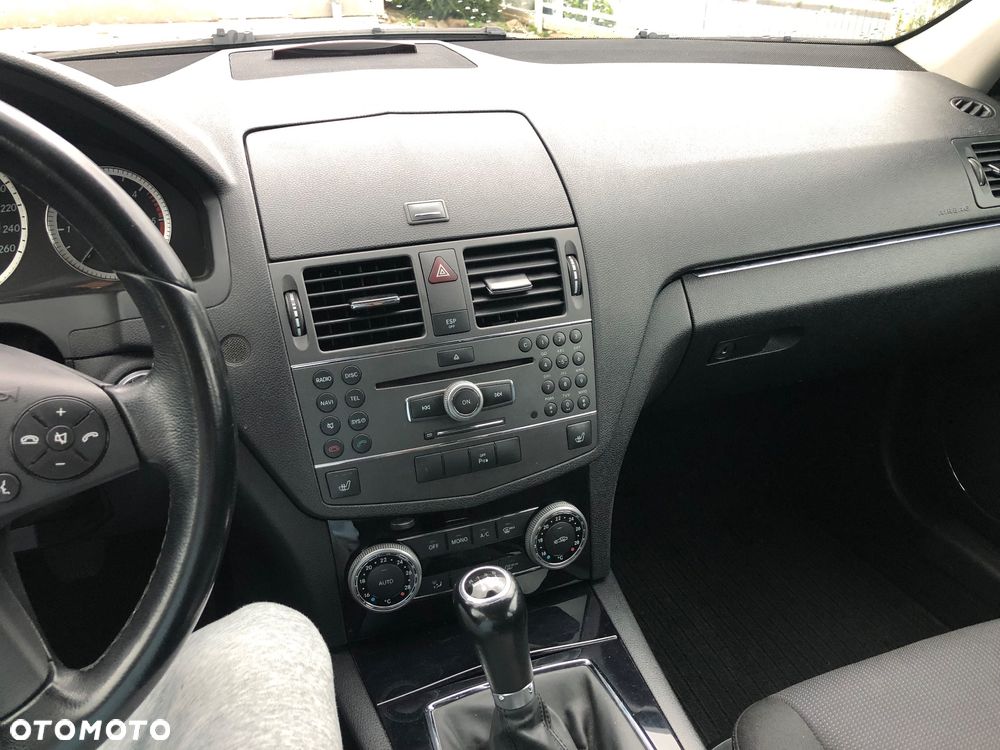 Mercedes-Benz Klasa C 220 CDI BlueEff Avantgarde - 18