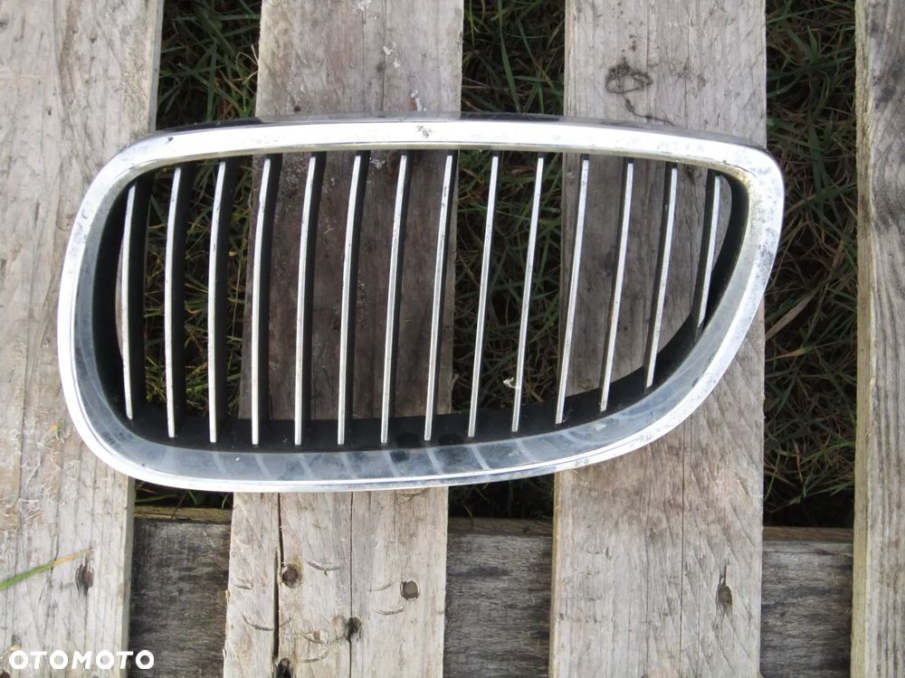 Grill atrapa nerka lewa BMW 3 E90 E91 Lift 7157275 - 1